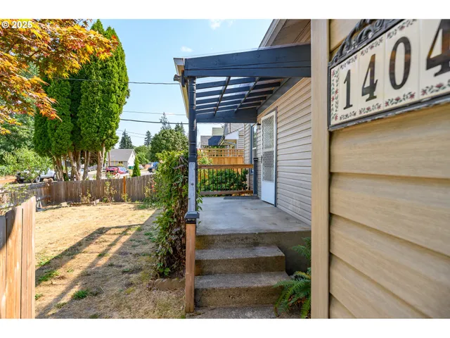 $335,000 | 1404 East 8th Street, Newberg, OR 97132
