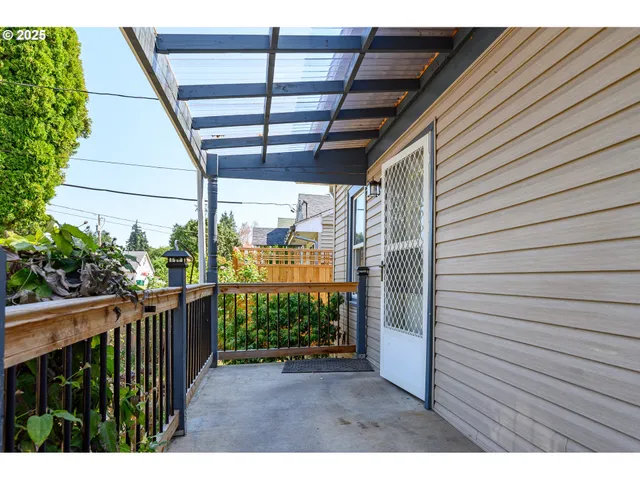 $335,000 | 1404 East 8th Street, Newberg, OR 97132