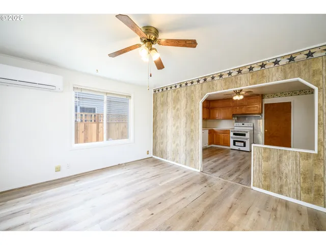 $335,000 | 1404 East 8th Street, Newberg, OR 97132