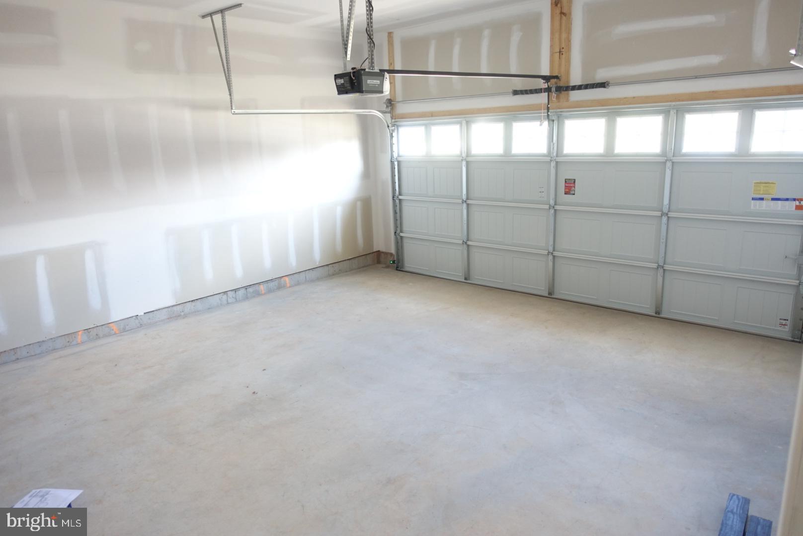 201 Kinneman Road, Unit 25 Abbottstown, PA 17301 - Photo 28 of 32 a view of a garage