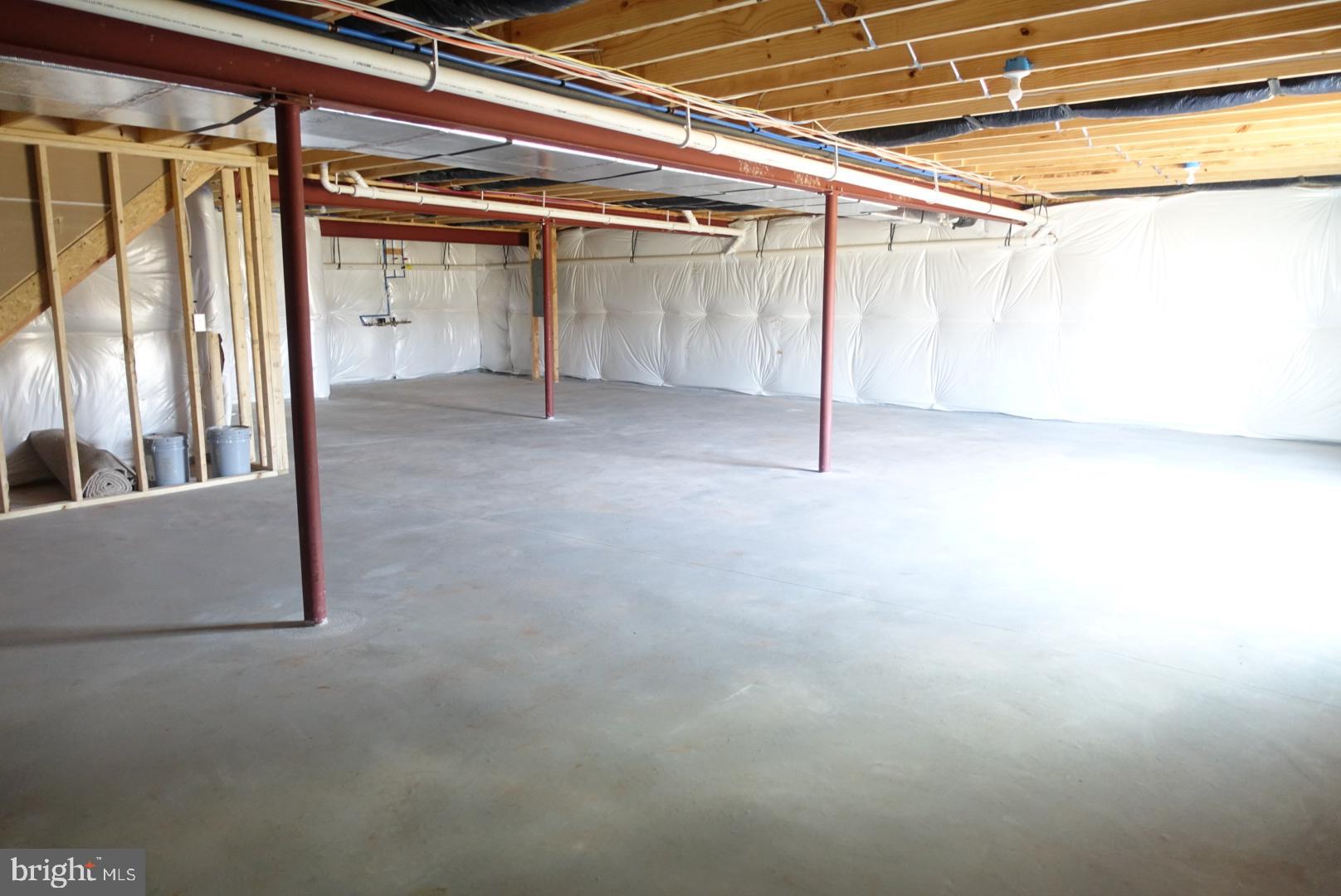 201 Kinneman Road, Unit 25 Abbottstown, PA 17301 - Photo 30 of 32 a view of an empty room