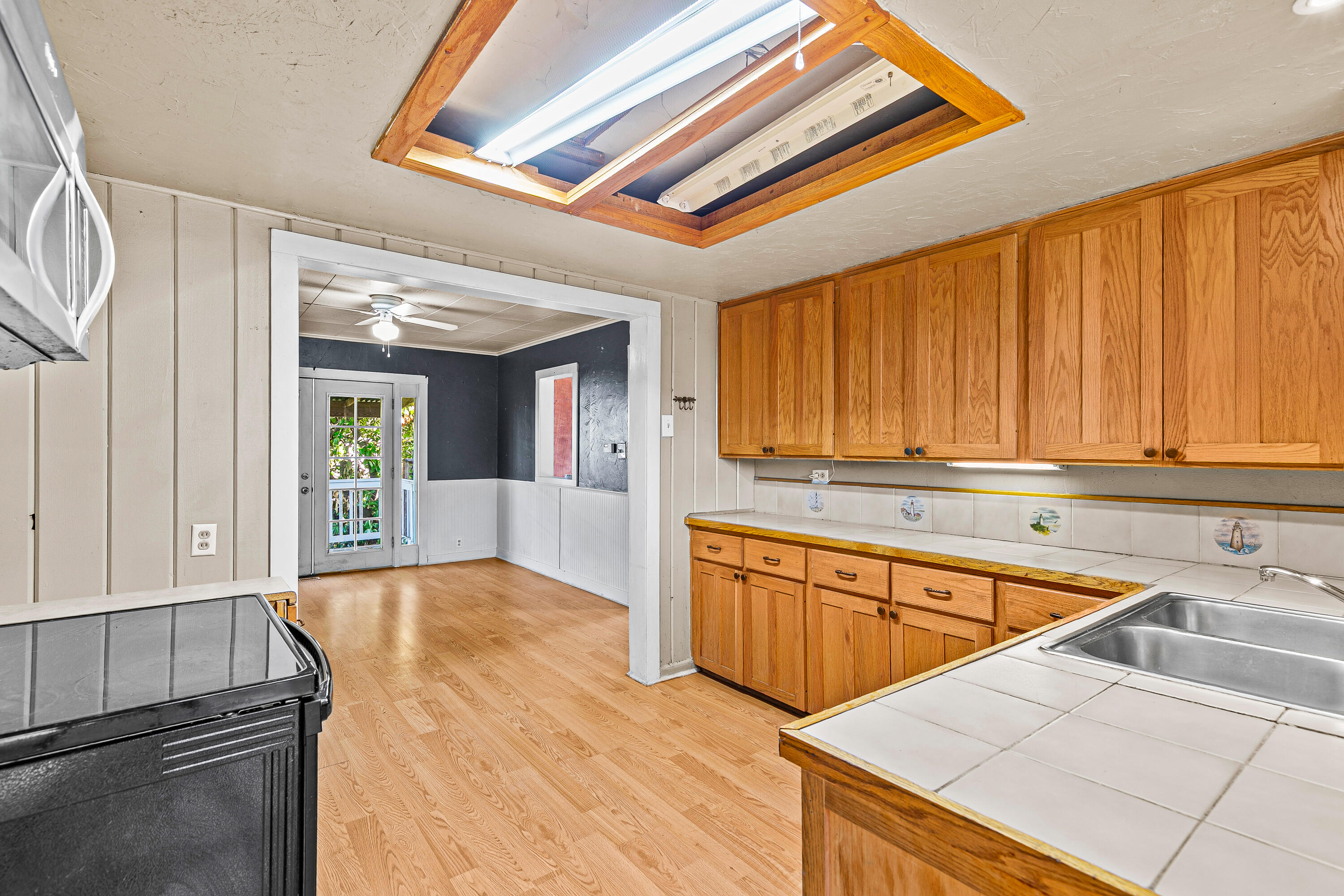 620 South Royal Avenue Eagle Point, OR 97524 - Photo 12 of 24 9R9A1234