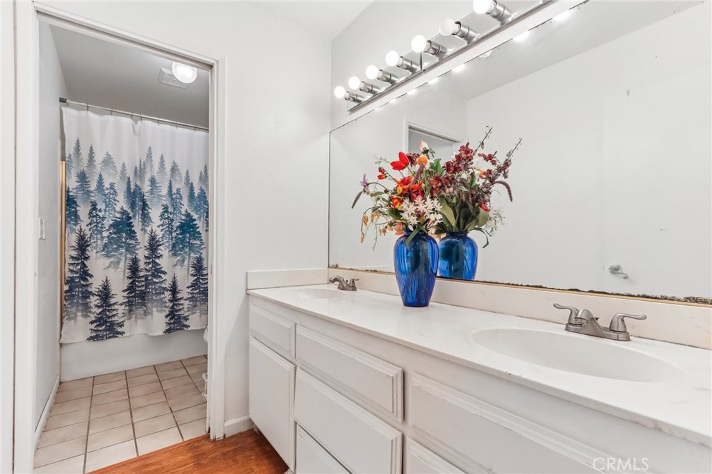 14182 Gayhead Road Apple Valley, CA 92307 - Photo 30 of 69 Bathroom 2