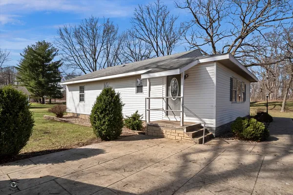 $164,900 | 3478 North 17240E Road, Momence, IL 60954