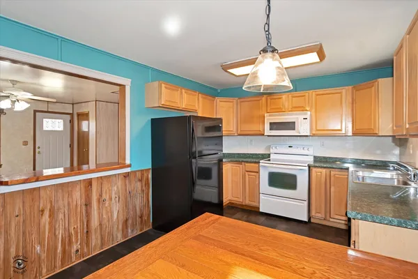 $164,900 | 3478 North 17240E Road, Momence, IL 60954