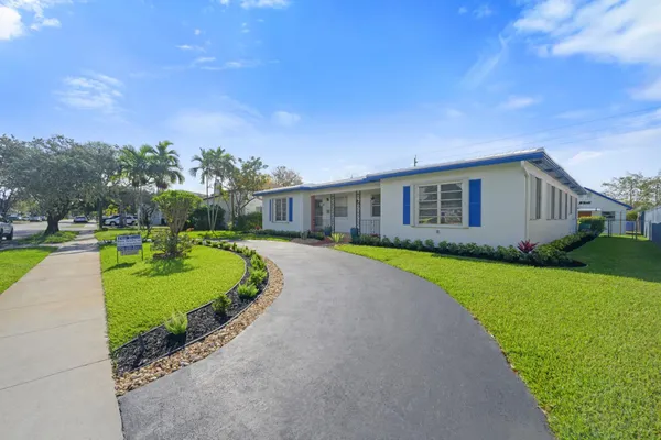 $2,600 | 1706 Dewey Street, Hollywood, FL 33020