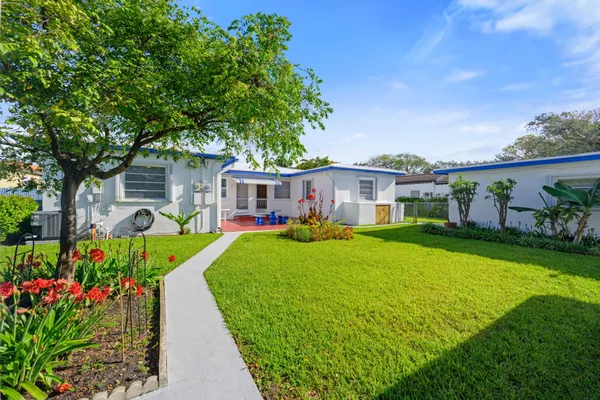 $2,600 | 1706 Dewey Street, Hollywood, FL 33020