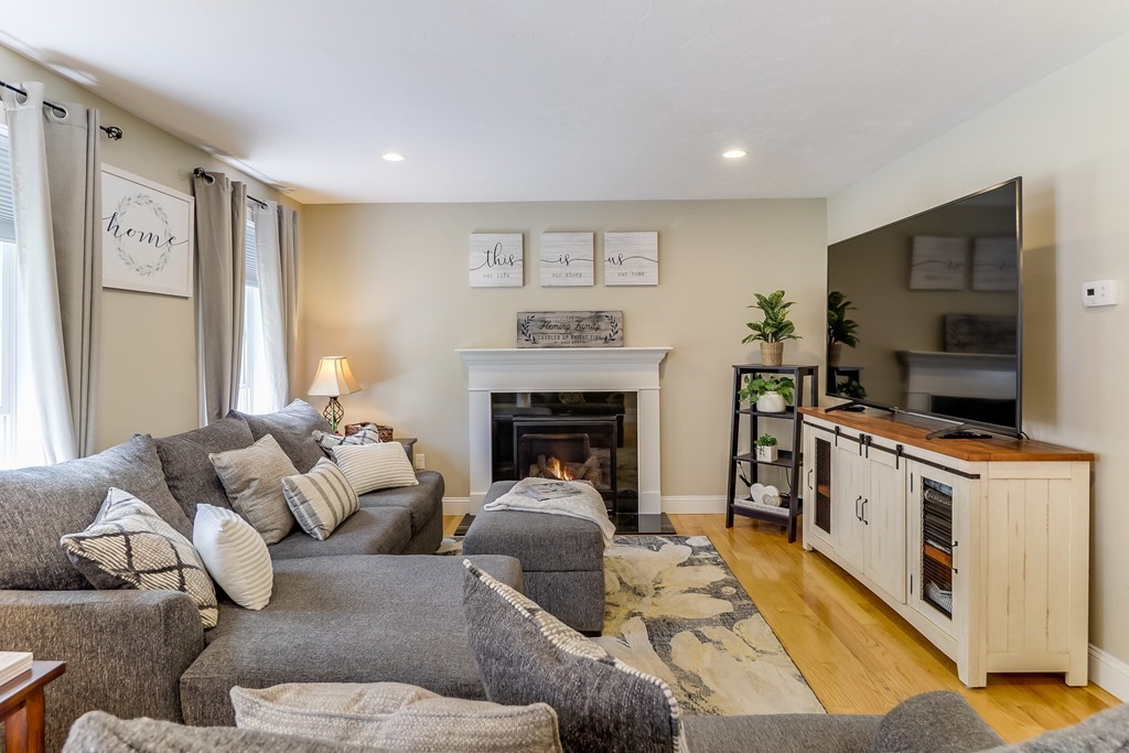 71 Ring Road Kingston, MA 02364 - Photo 3 of 29 Gallery Image 3