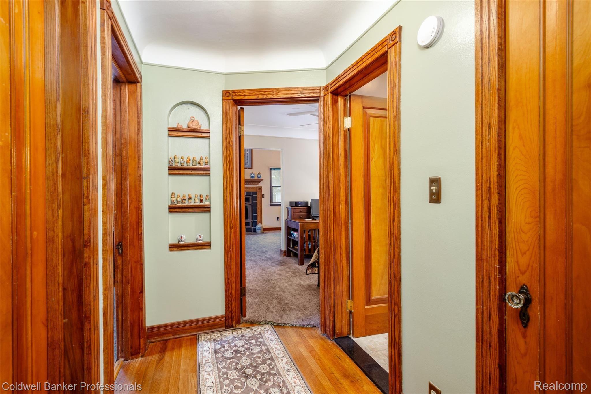 15074 Charles R Avenue Eastpointe, MI 48021 - Photo 19 of 55 15074 Charles R S031.jpg