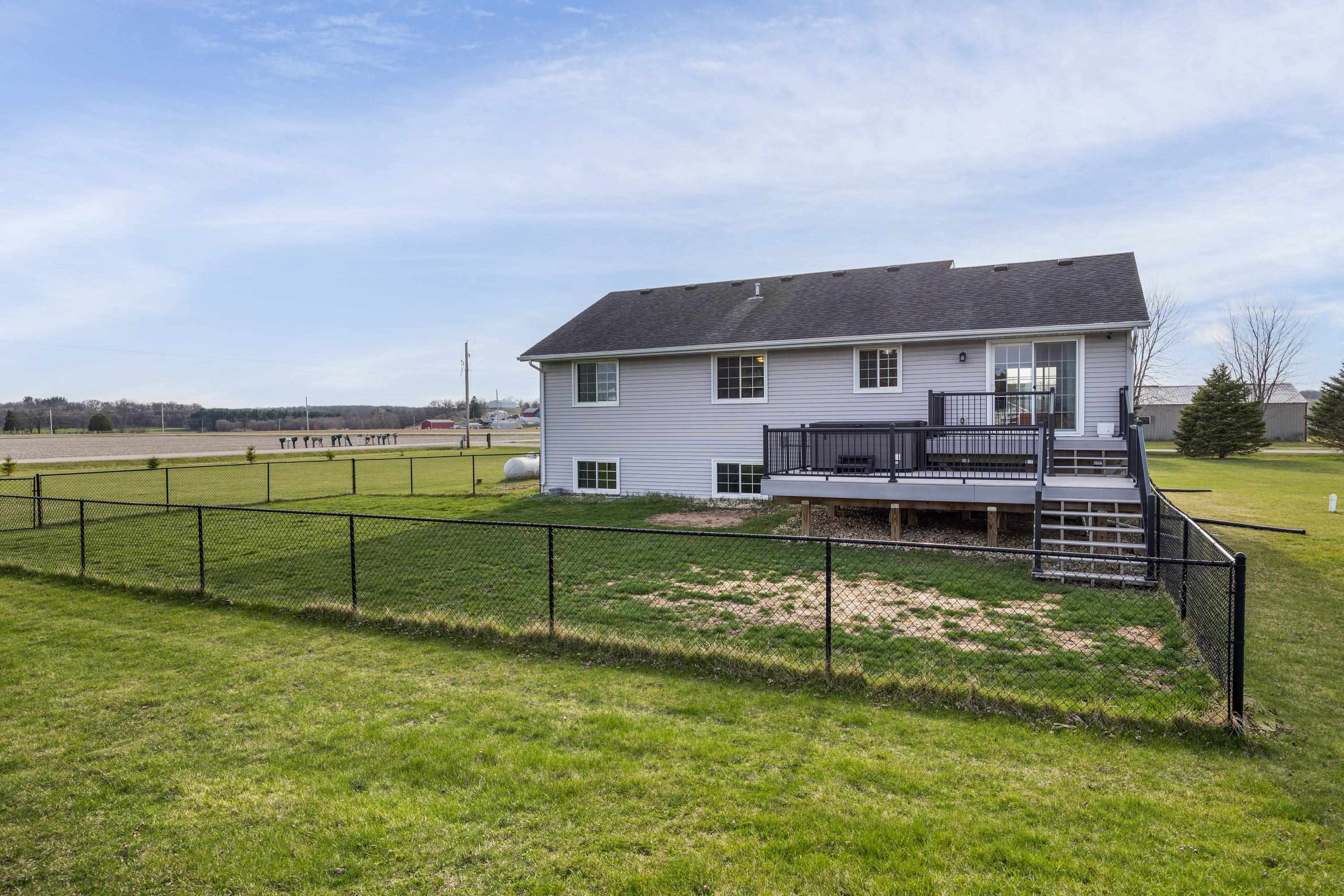 N6563 English Settlement Road Albany, WI 53502 - Photo 8 of 35