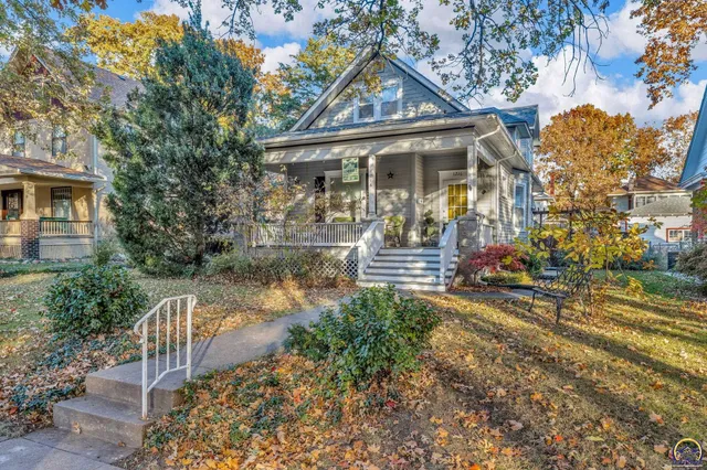 $215,000 | 1216 Southwest College Avenue, Topeka, KS 66604