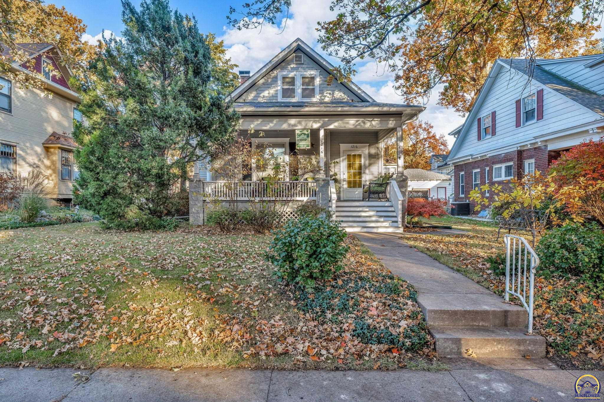 1216 Southwest College Avenue Topeka, KS 66604 - Photo 2 of 39