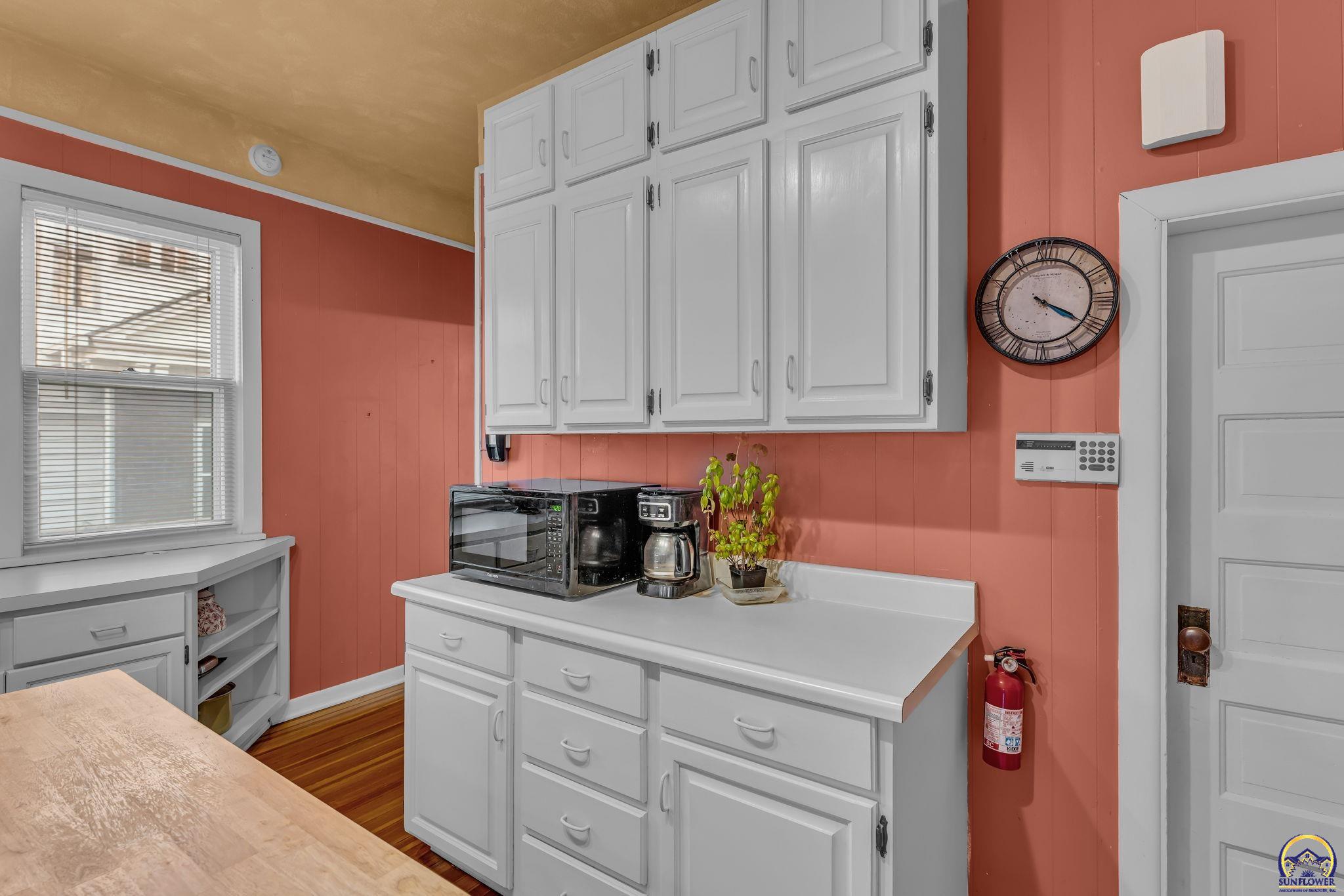 1216 Southwest College Avenue Topeka, KS 66604 - Photo 25 of 39