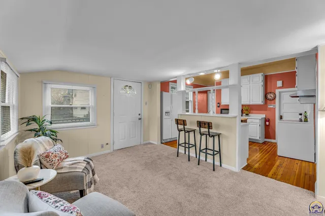 $215,000 | 1216 Southwest College Avenue, Topeka, KS 66604