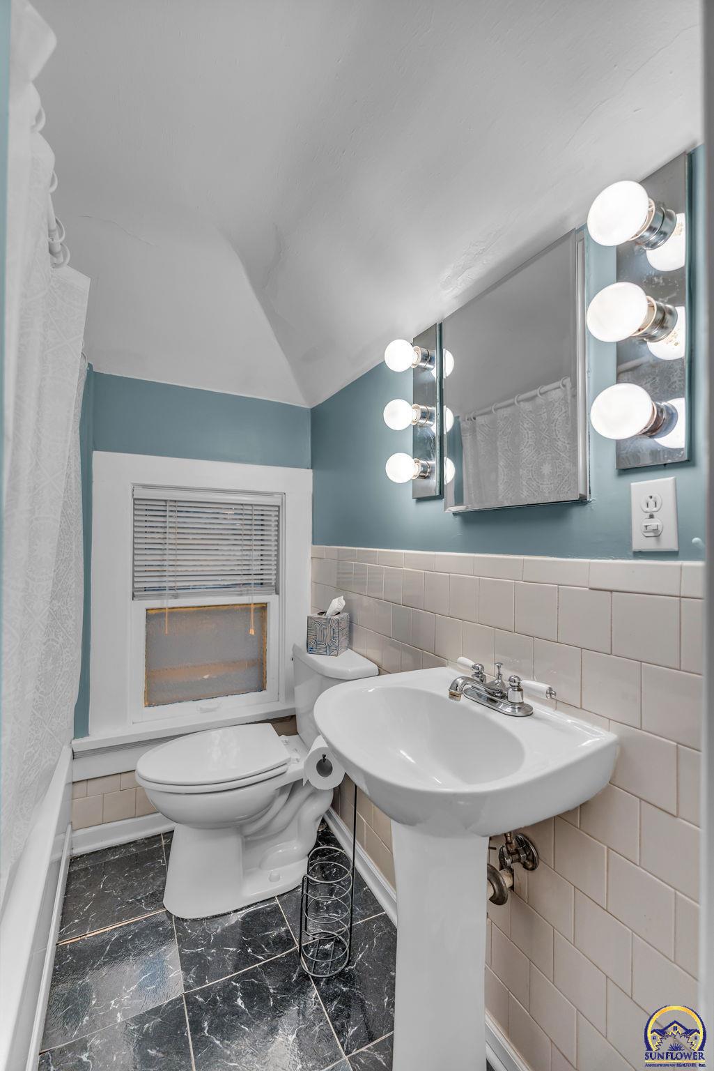 1216 Southwest College Avenue Topeka, KS 66604 - Photo 37 of 39