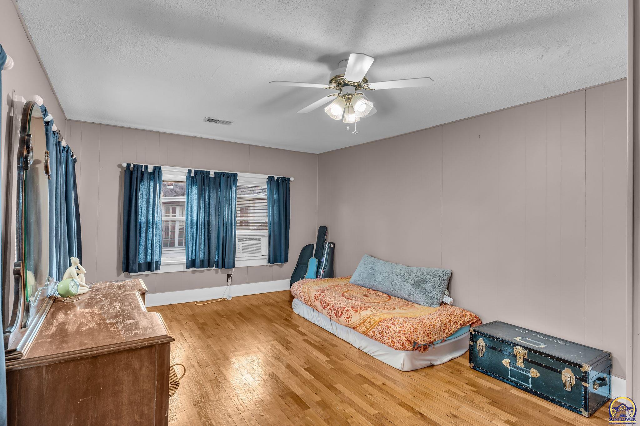 1216 Southwest College Avenue Topeka, KS 66604 - Photo 38 of 39