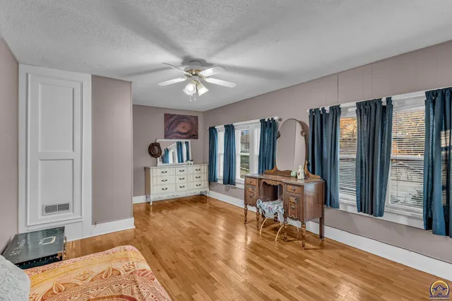 $215,000 | 1216 Southwest College Avenue, Topeka, KS 66604