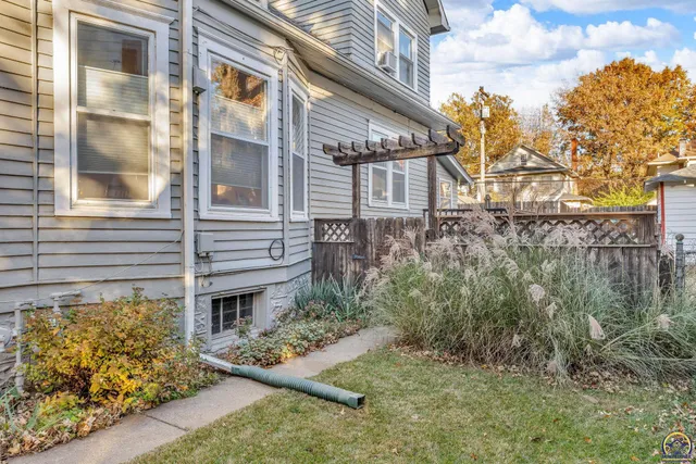 $215,000 | 1216 Southwest College Avenue, Topeka, KS 66604