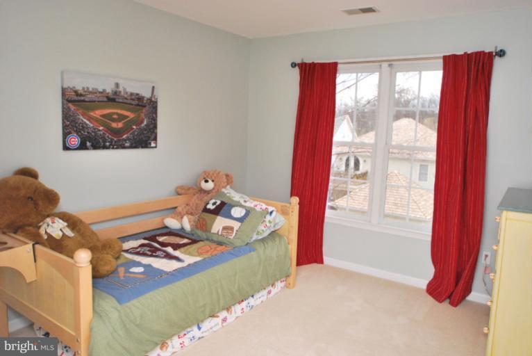 334 Hart Road Gaithersburg, MD 20878 - Photo 19 of 25 Bedroom