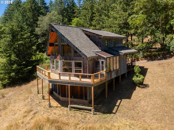 $470,000 | 670 Old Homestead Drive, Oakland, OR 97462