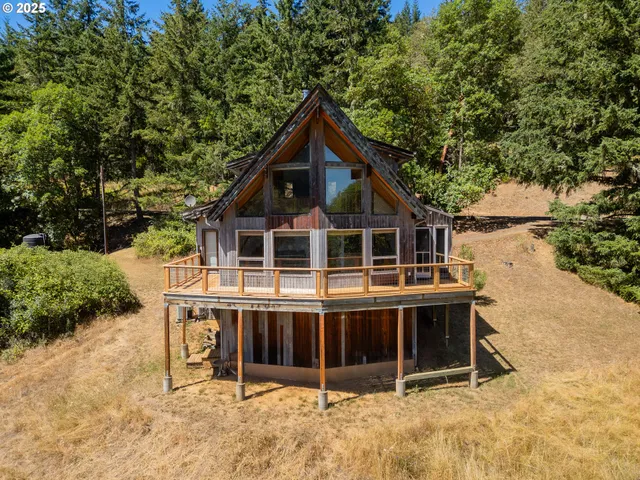 $480,000 | 670 Old Homestead Drive, Oakland, OR 97462