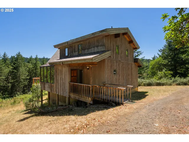 $480,000 | 670 Old Homestead Drive, Oakland, OR 97462