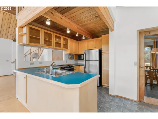 $480,000 | 670 Old Homestead Drive, Oakland, OR 97462