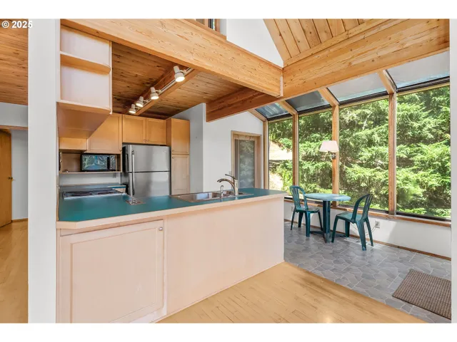 $480,000 | 670 Old Homestead Drive, Oakland, OR 97462