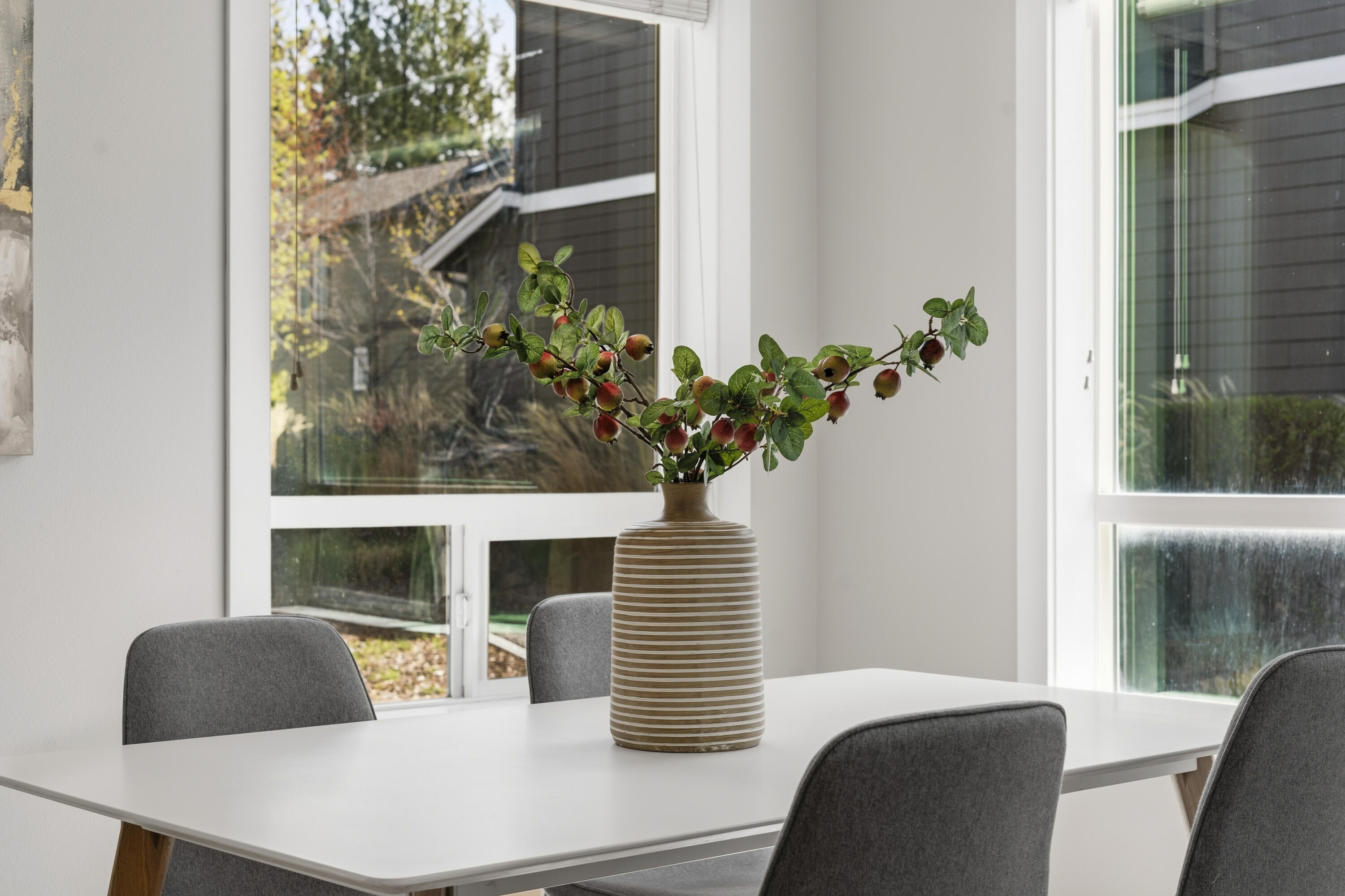 61425 Davis Lake Loop Bend, OR 97702 - Photo 16 of 51 29-Dining Room