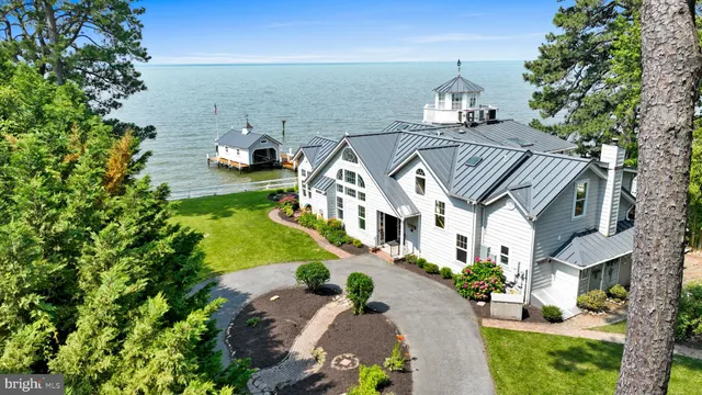 $999,900 | 15435 Potomac River Drive, Cobb Island, MD 20625