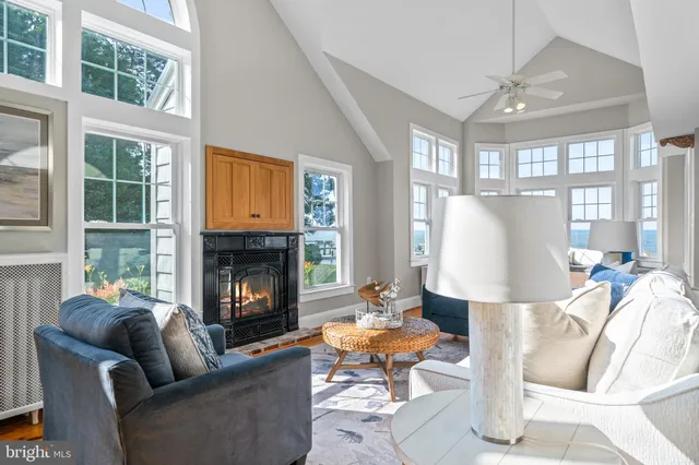 $999,900 | 15435 Potomac River Drive, Cobb Island, MD 20625