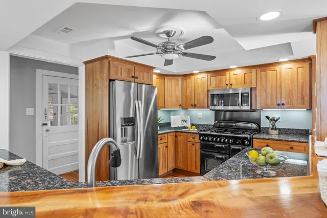 $999,900 | 15435 Potomac River Drive, Cobb Island, MD 20625