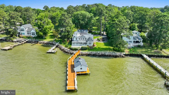 $999,900 | 15435 Potomac River Drive, Cobb Island, MD 20625