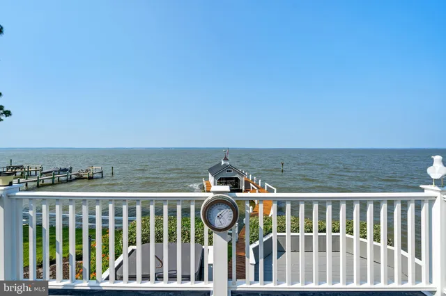 $999,900 | 15435 Potomac River Drive, Cobb Island, MD 20625