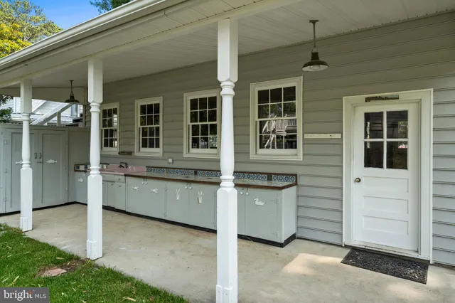 $999,900 | 15435 Potomac River Drive, Cobb Island, MD 20625