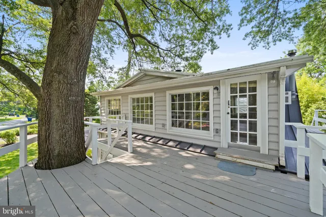 $999,900 | 15435 Potomac River Drive, Cobb Island, MD 20625