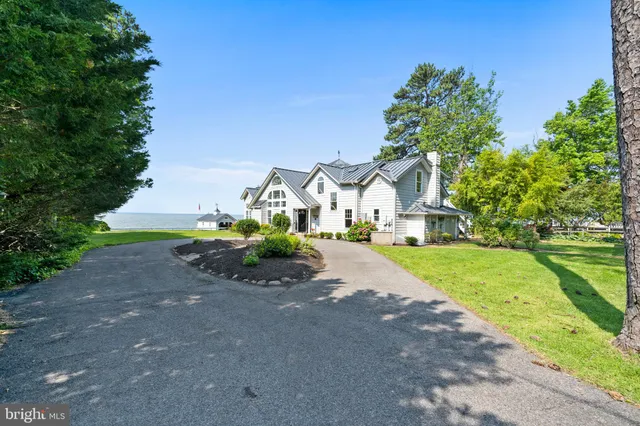 $999,900 | 15435 Potomac River Drive, Cobb Island, MD 20625