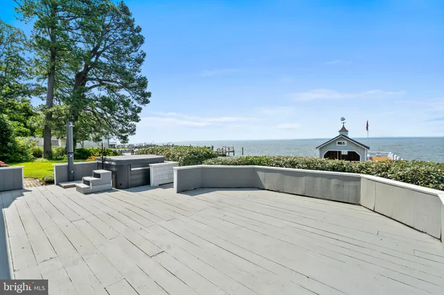 $999,900 | 15435 Potomac River Drive, Cobb Island, MD 20625