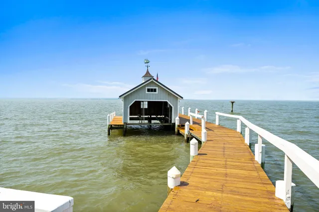 $999,900 | 15435 Potomac River Drive, Cobb Island, MD 20625