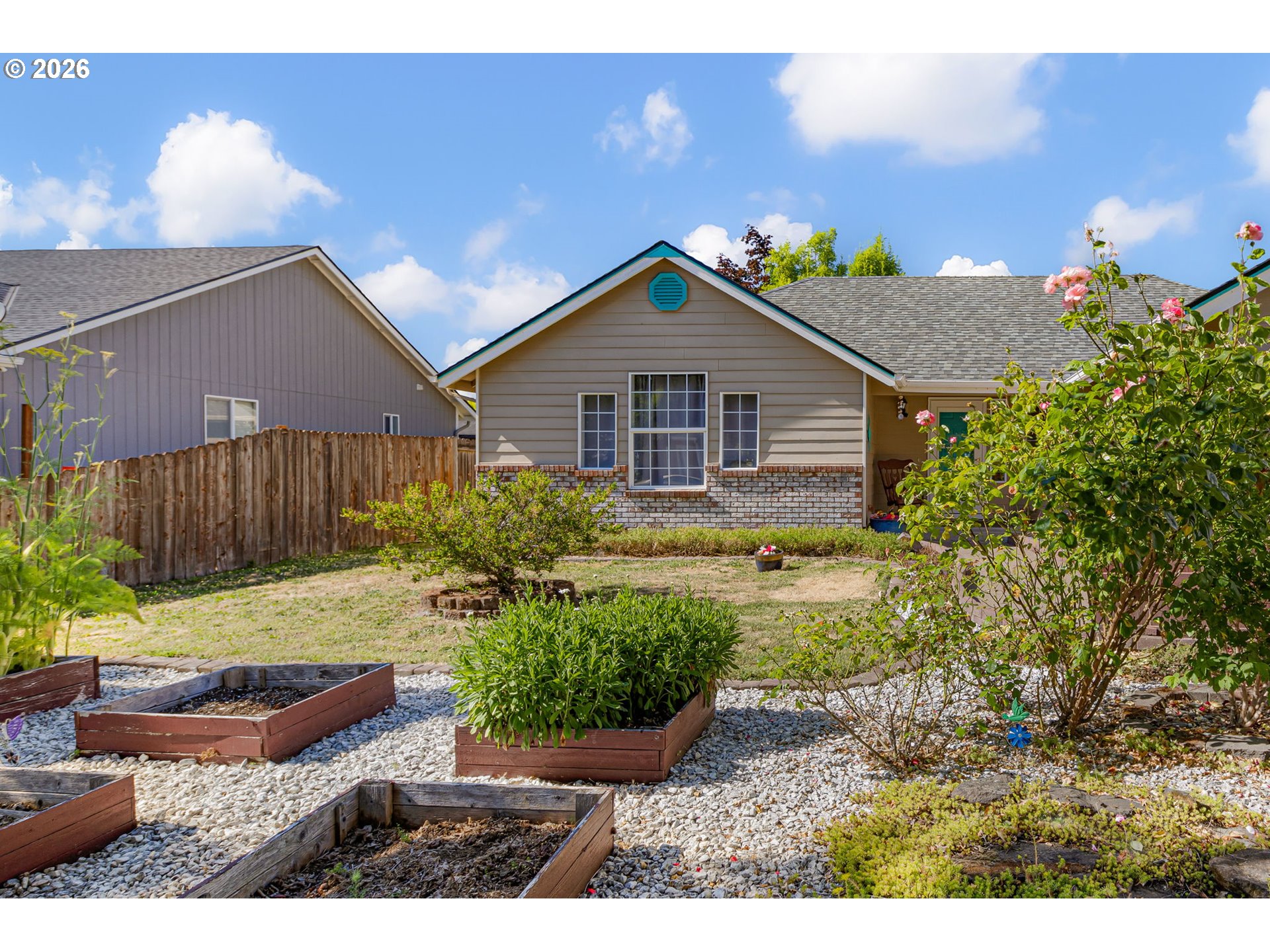 4664 Holly Street Springfield, OR 97478 - Photo 4 of 48