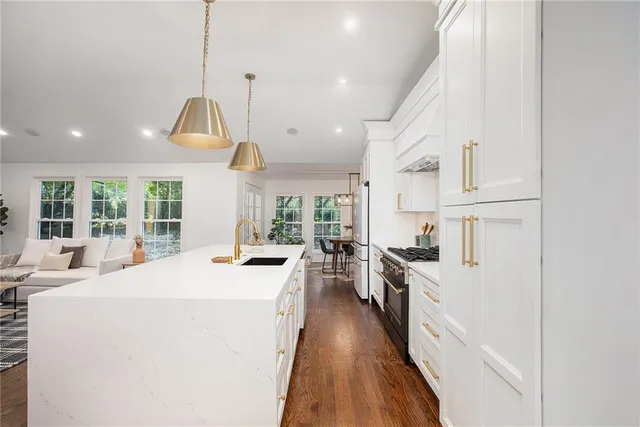 $739,000 | 9222 Belinder Road, Leawood, KS 66206