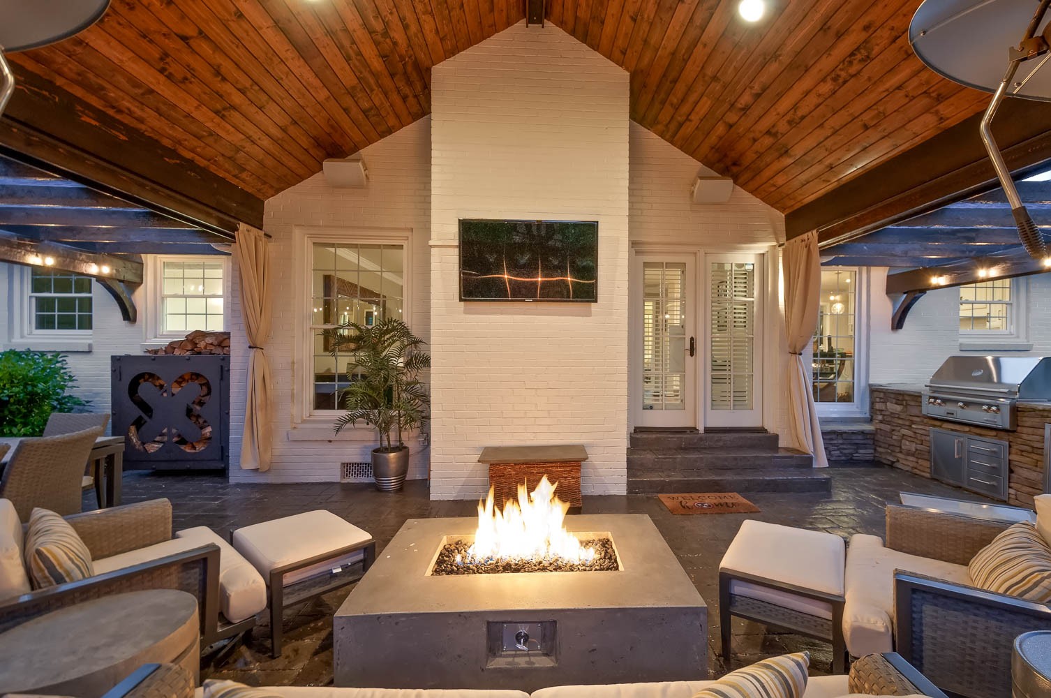 5939 Post Road Nashville, TN 37205 - Photo 3 of 49 a living room with furniture and a fireplace