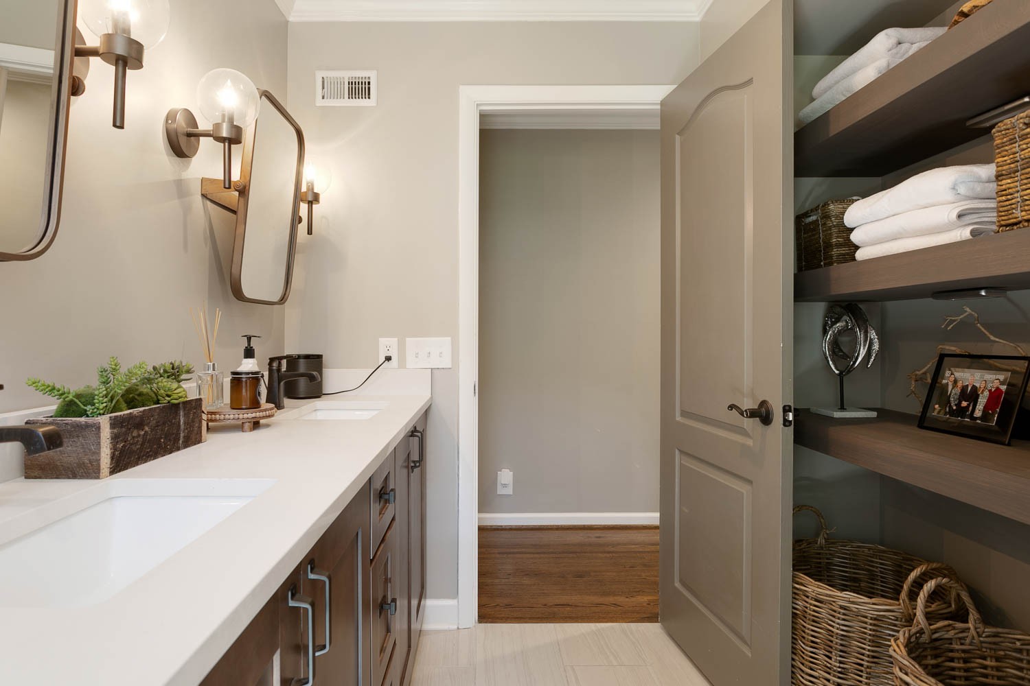 5939 Post Road Nashville, TN 37205 - Photo 32 of 49 a bathroom with a sink and a mirror