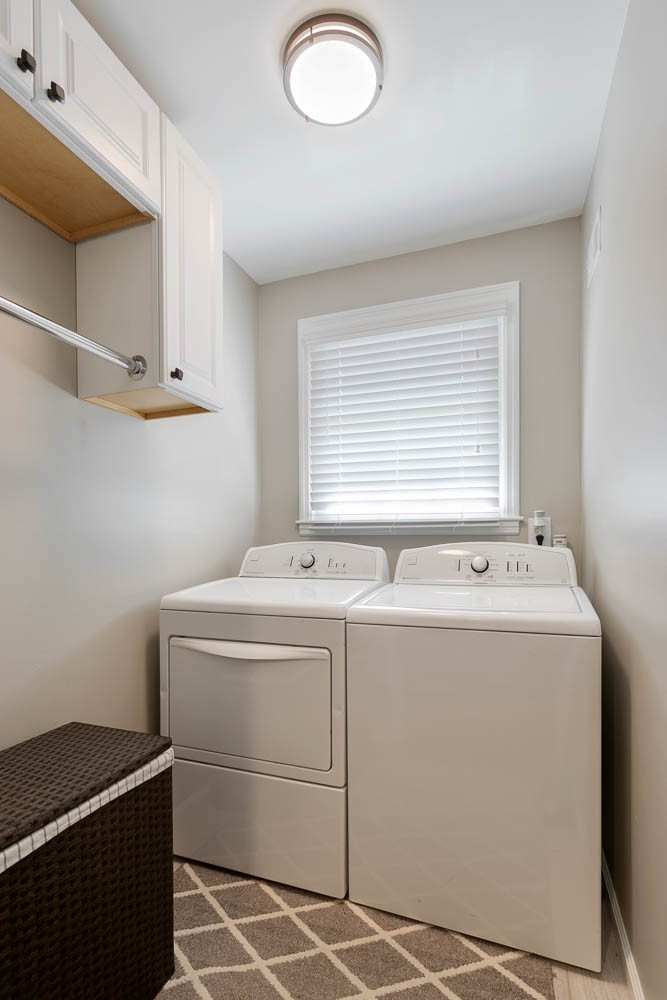 5939 Post Road Nashville, TN 37205 - Photo 33 of 49 a utility room with dryer and washer