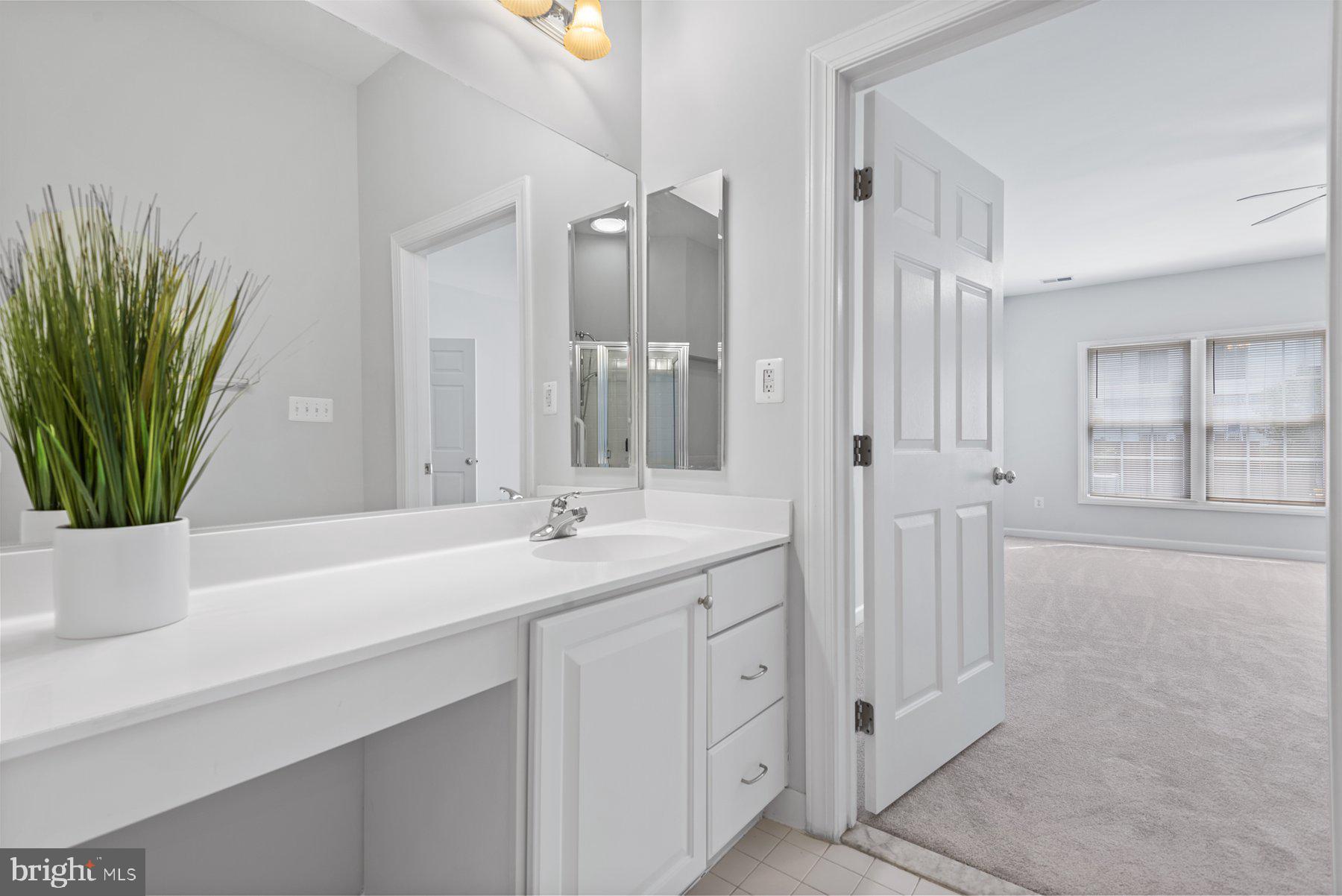 308 Colony Point Place Edgewater, MD 21037 - Photo 14 of 28 Owners Bath w/Jetted Soaking Tub & Separate Shower
