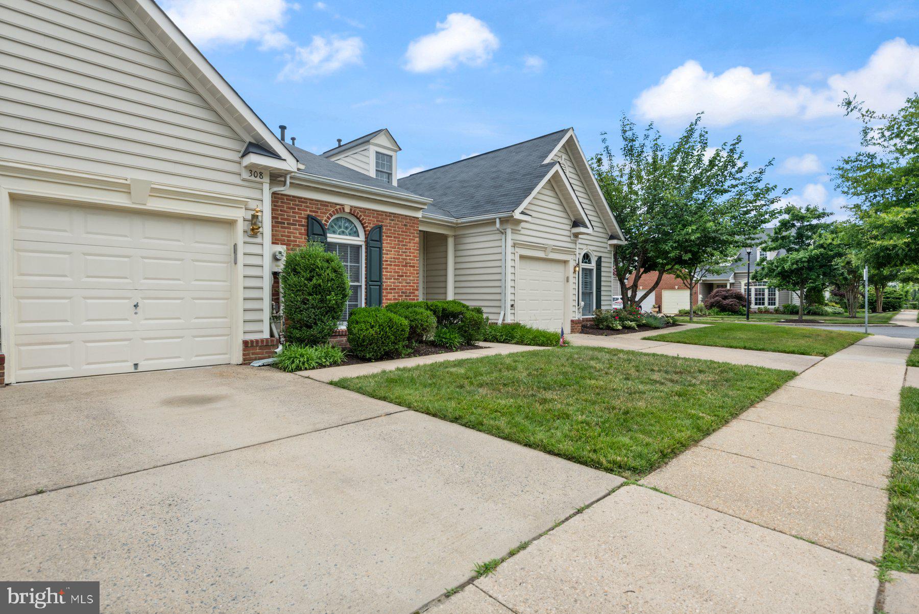 308 Colony Point Place Edgewater, MD 21037 - Photo 3 of 28