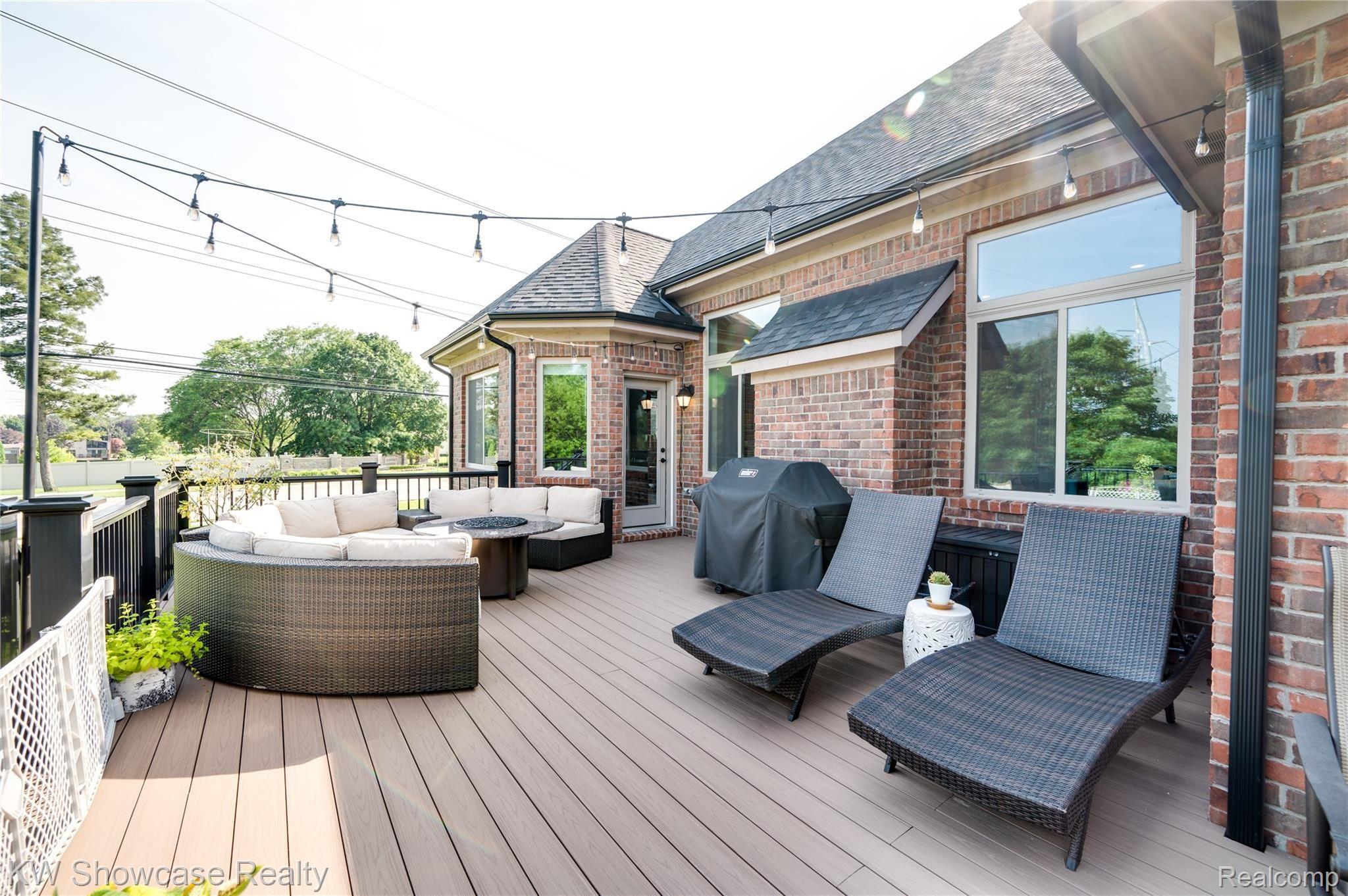 1018 Grandview Drive Rochester, MI 48306 - Photo 55 of 73 Lots of room for Summertime BBQ.