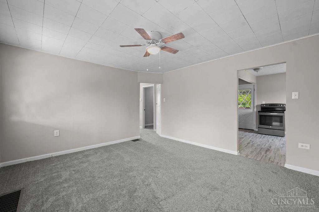 5340 Augspurger Road Hamilton, OH 45011 - Photo 4 of 48