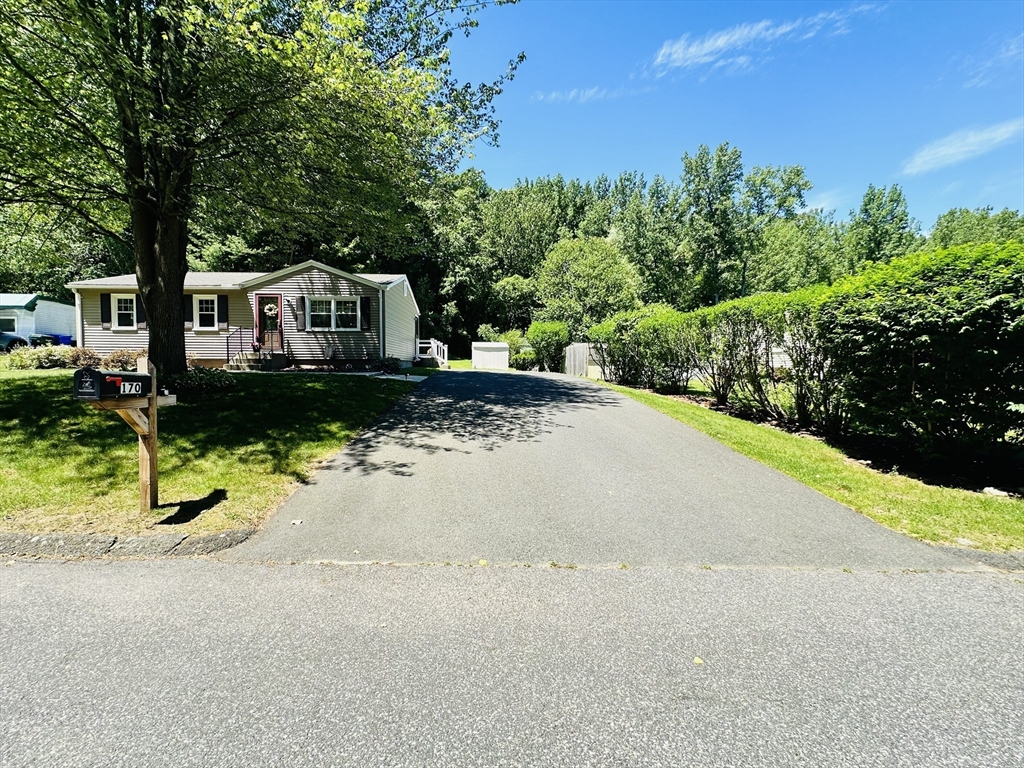 170 Treetop Avenue Springfield, MA 01118 - Photo 3 of 25