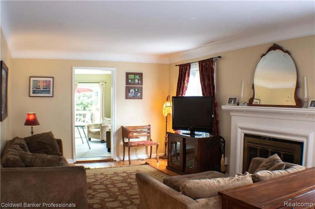 1352 Bishop Road Grosse Pointe Park, MI 48230 - Photo 16 of 27